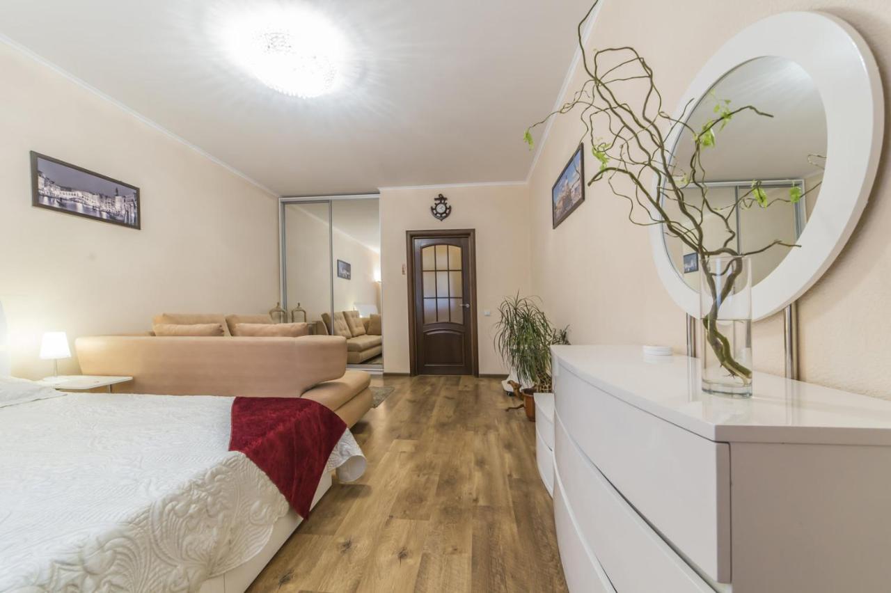Apartament 1 Поверх Ж К Паркові Озера Метро Дарниця Kijów Zewnętrze zdjęcie
