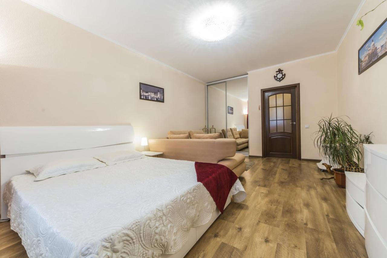 Apartament 1 Поверх Ж К Паркові Озера Метро Дарниця Kijów Zewnętrze zdjęcie